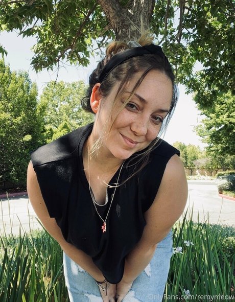 remymeow art actress pic