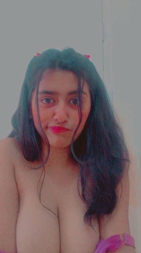 Sanjana Saba hot actress photos