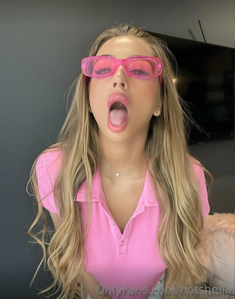 hotsheila model adult galleries