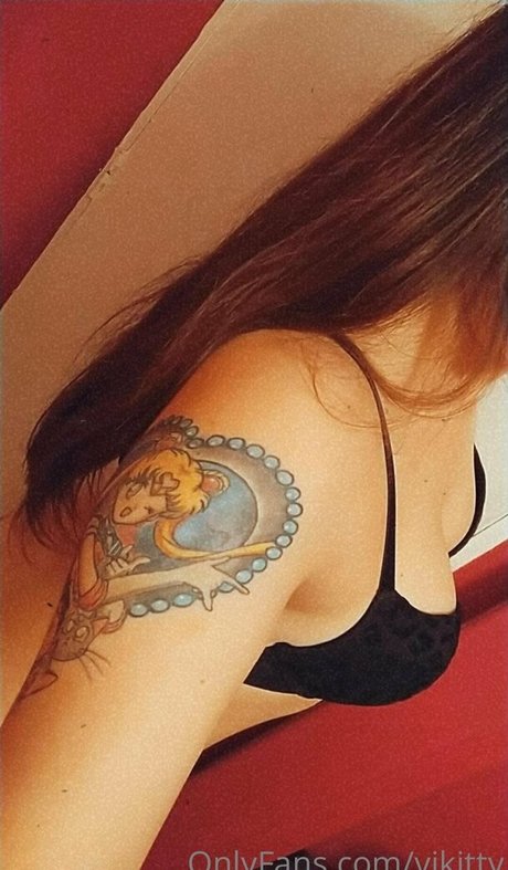 vikitty star erotic picture