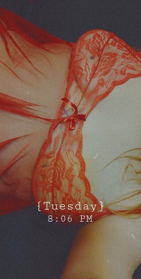 iris nikole high quality model picture