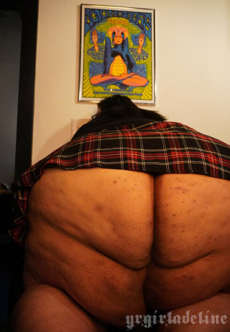 gothgfadeline naked actress pic