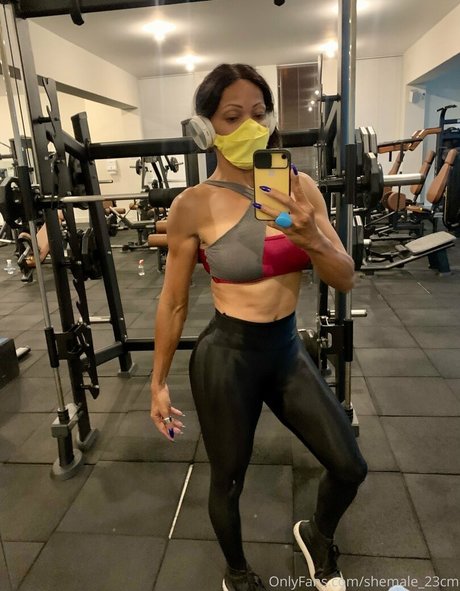 shemale 23cm model porn gallery