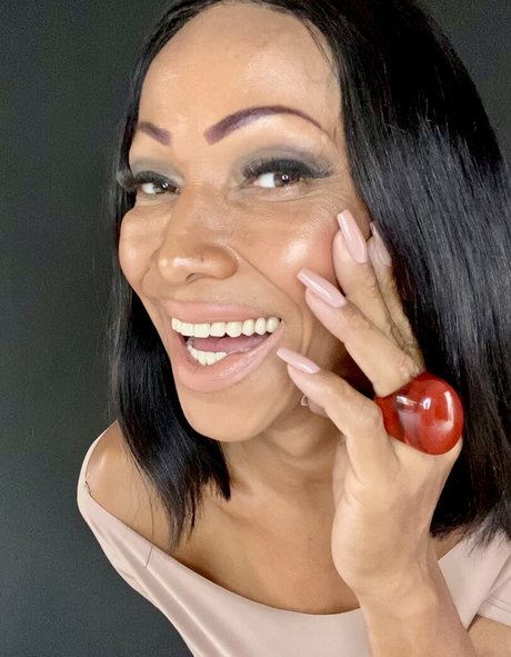 shemale 23cm beautiful model photo