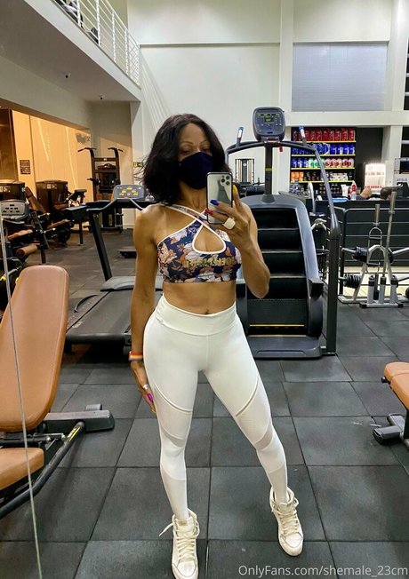 shemale 23cm hd pornstar img