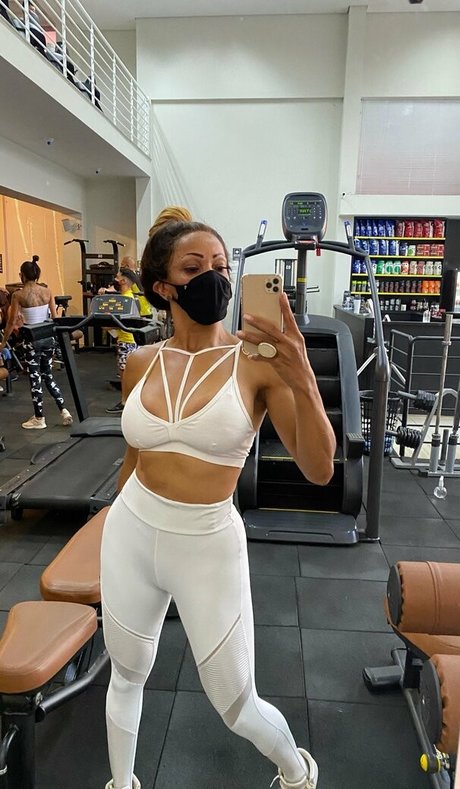 shemale 23cm star free pics