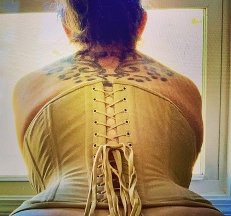 Penelope34J naked star pic