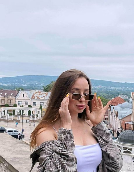 alicee kisss high quality star photo