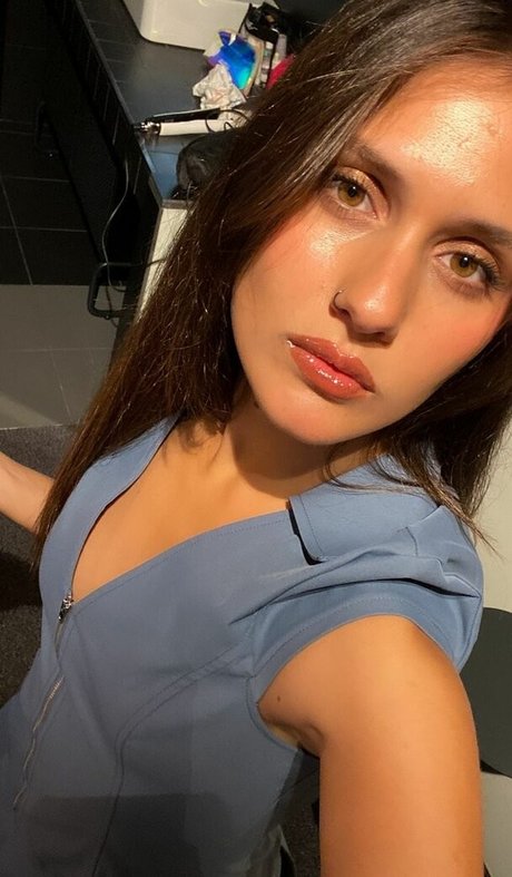 Sabela OT model sexy pics