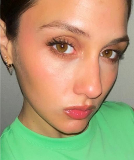 Sabela OT sexy model pictures