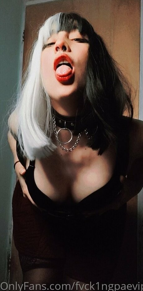 playfulgothdomme erotic model pics