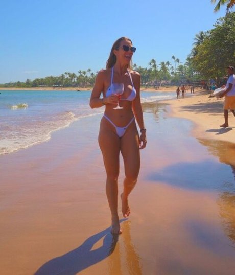 Christiana Almeida hot model images