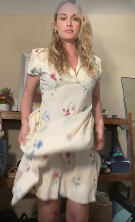 Leven Rambin model beautiful archive