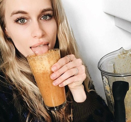 Leven Rambin star art pics