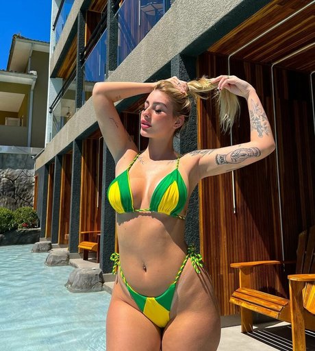 Vitoria Mondoni pornstar erotic gallery