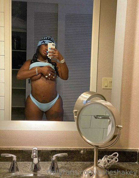 dalieshakey star nudes gallery