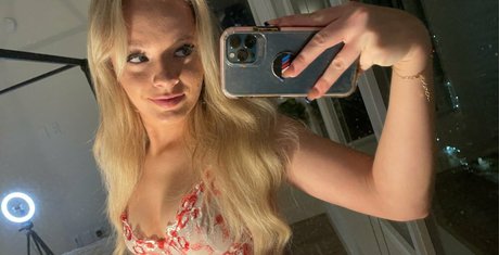 reesejohnson18 adult model pic