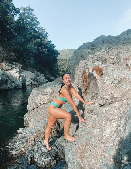 saintjessie pornstar nude photo