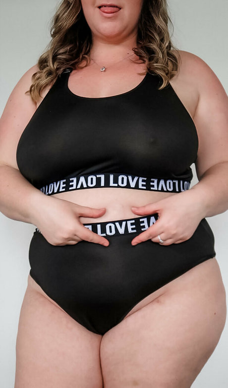 ashleytheteasefree model perfect pics