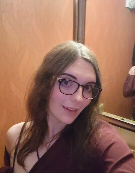 ayyplus perfect actress image