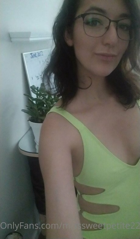 misssweetpetite22 model pornographic pic