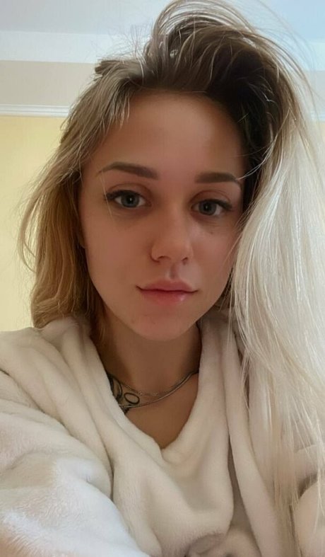 evilscarlett star sexy galleries