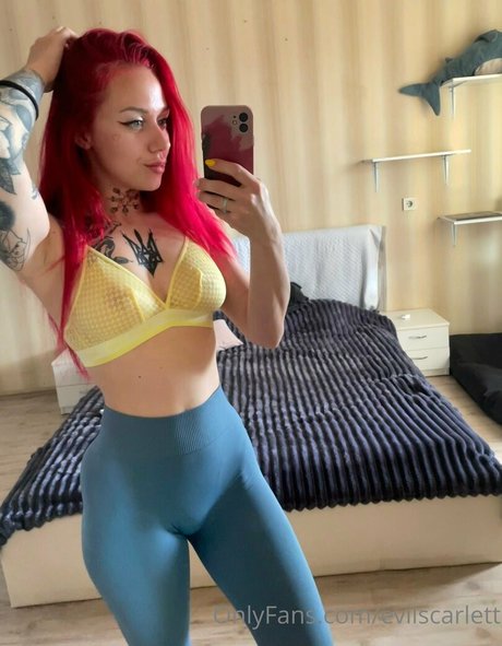 evilscarlett free actress images