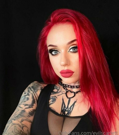 evilscarlett free actress galleries