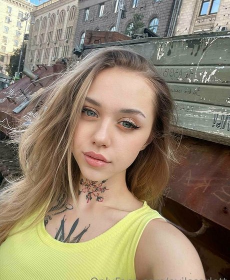 evilscarlett sex actress image