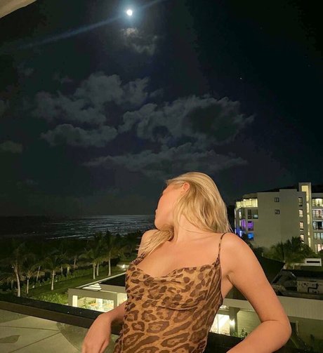 asian yoga onlyfans art nude image