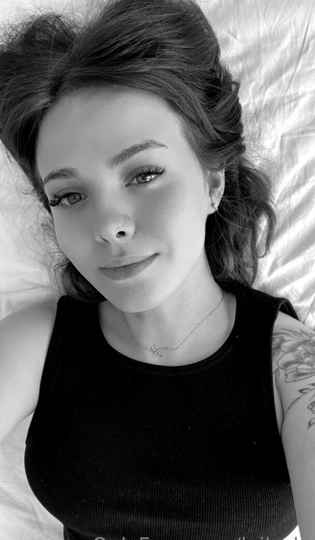 leila l0 pretty pornstar pics