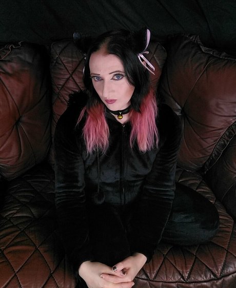 dead girly sex star picture