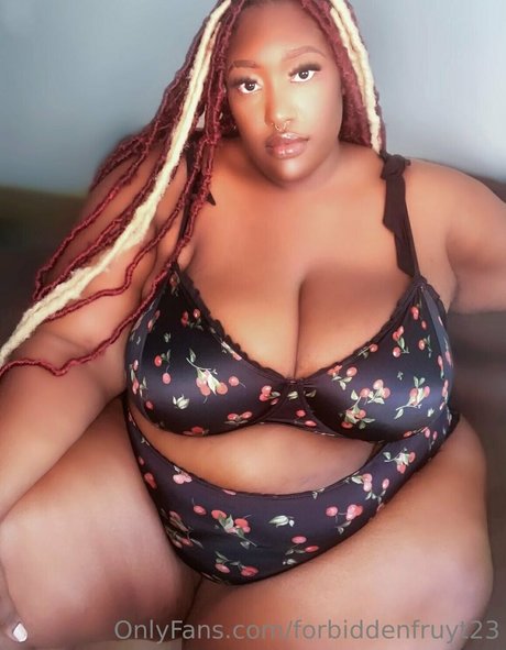 forbiddenfruyt23 sexy star photo