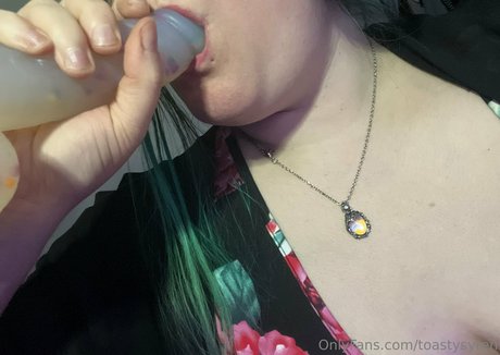 toastysyren exclusive model archive