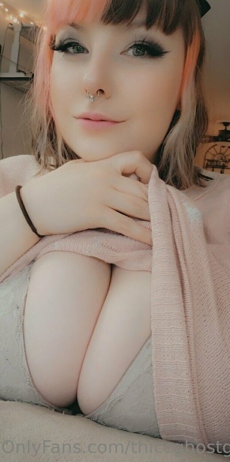 thiccghostgirl art star picture