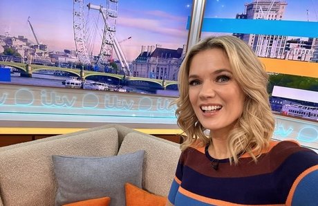 Charlotte Hawkins art model photo