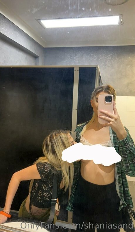 shaniasand star nude photos