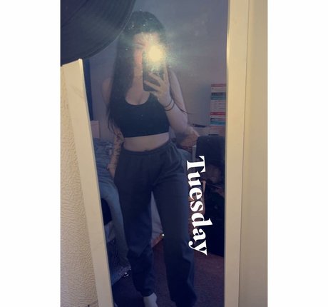 Eleri Evans xxx model photos