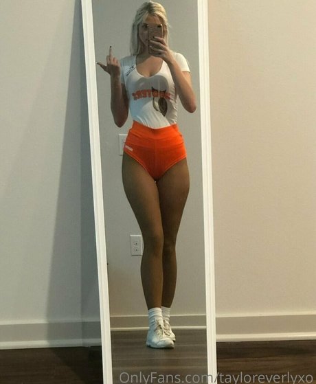 tayloreverlyxo art actress image