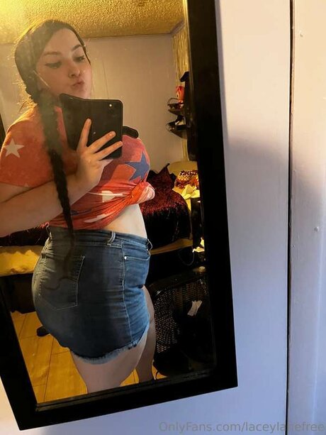 laceylanefree star nude picture