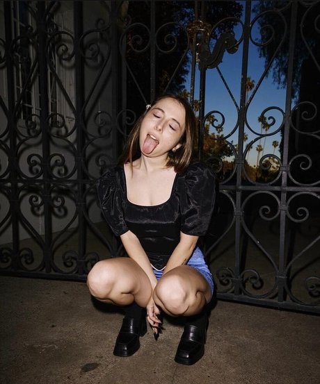 Esther Povitsky model hot pictures