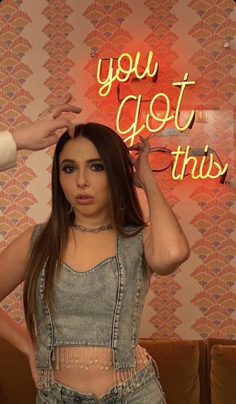 Esther Povitsky top model pic