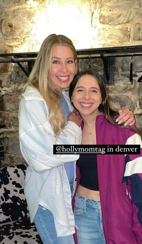 Esther Povitsky pretty model photos