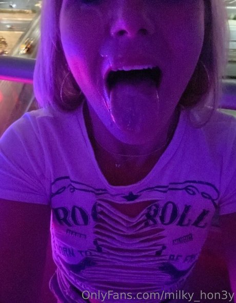 milky hon3y pornstar hot picture