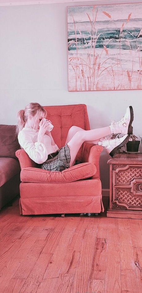 sativaskies star sexy galleries