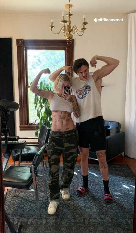 Velvetears model art pictures