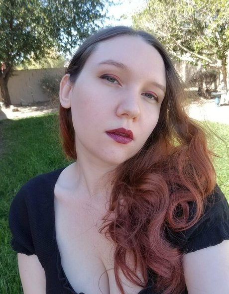 enterthelunaverse art model pics