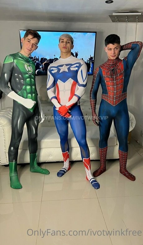 ivotwinkfree star sexy pics