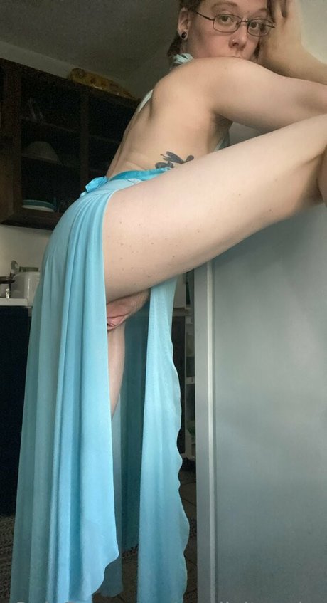 explicit enby art star photo