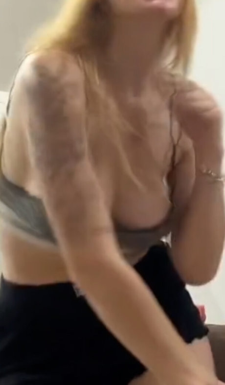 Carol Camargo art star photos